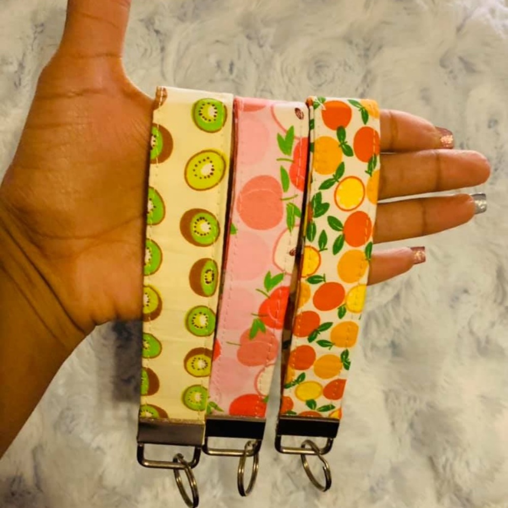 Keychain Wristlet - Picture 4 of 5